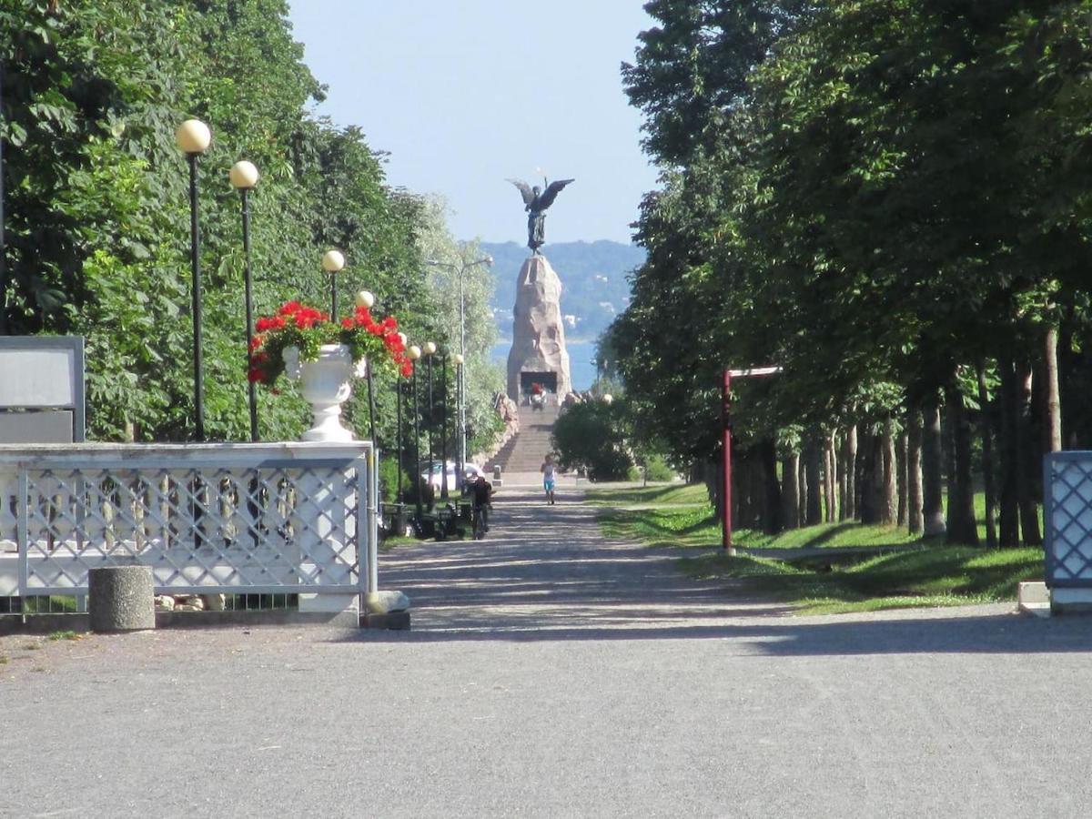 1 Bedroom Apartment Near Kadriorg Swan Pond Tallin Zewnętrze zdjęcie